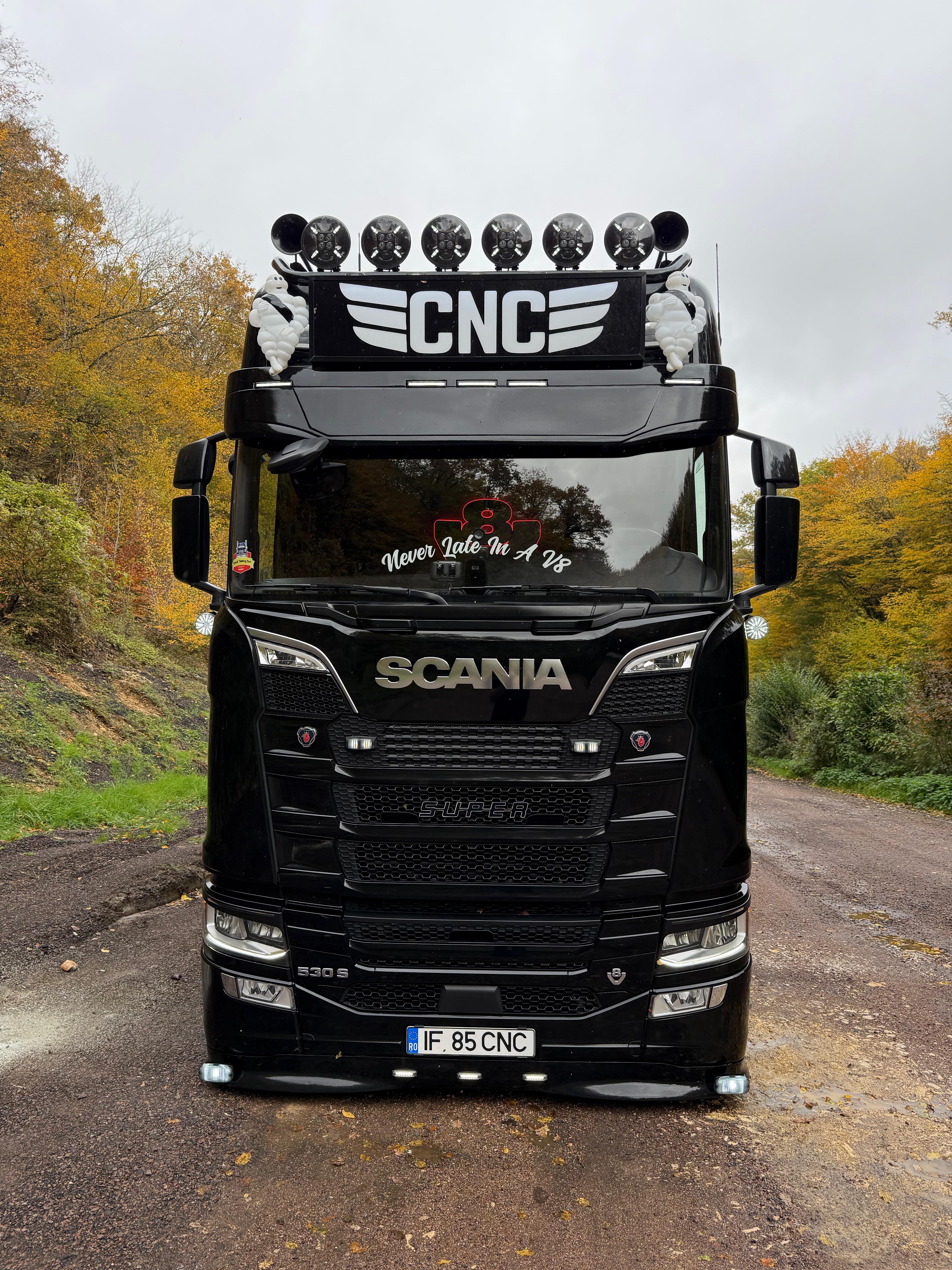 Cum să-ți personalizezi TIR-ul: Ghid complet de accesorii pentru șoferi profesioniști